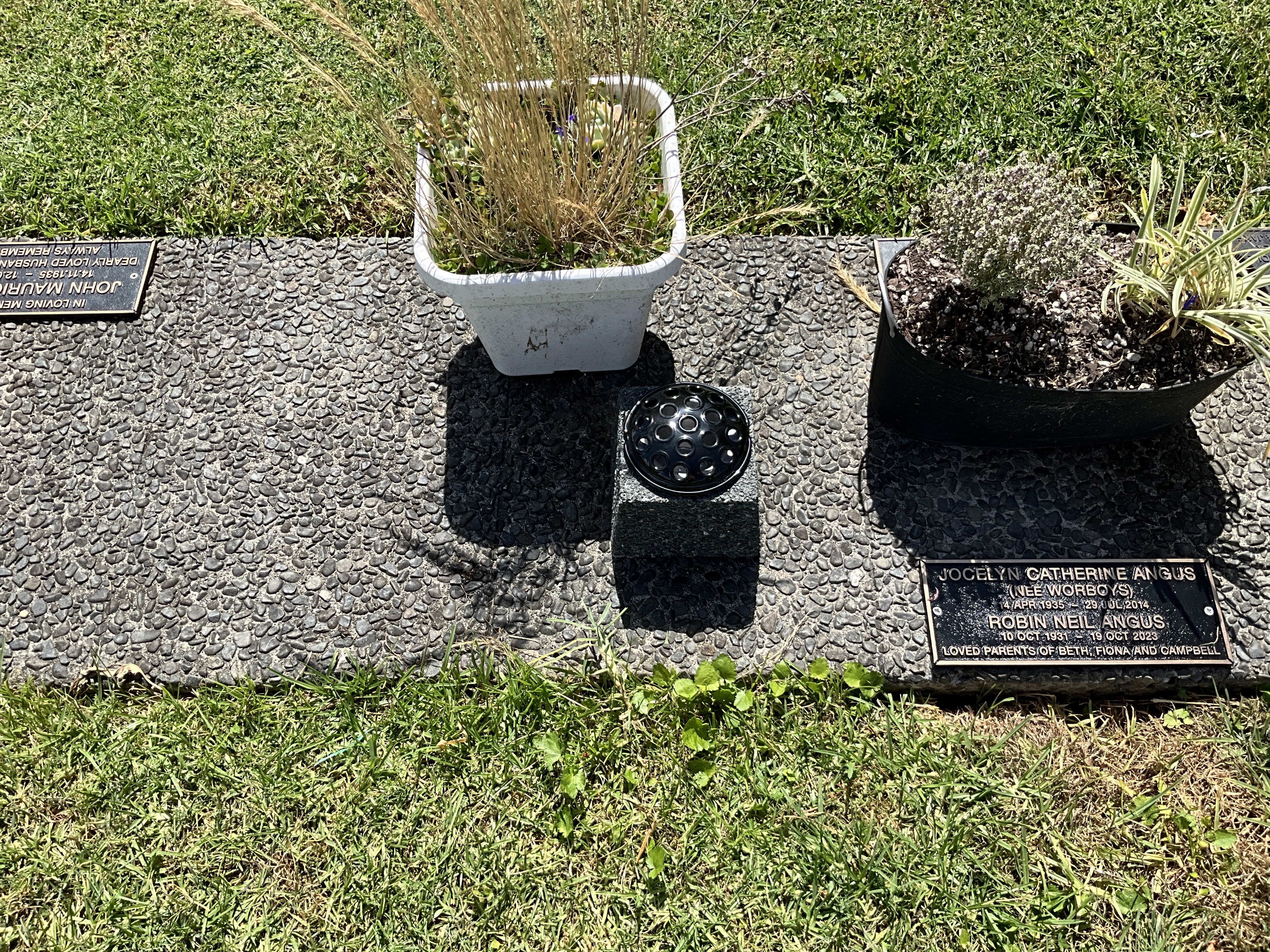 headstone