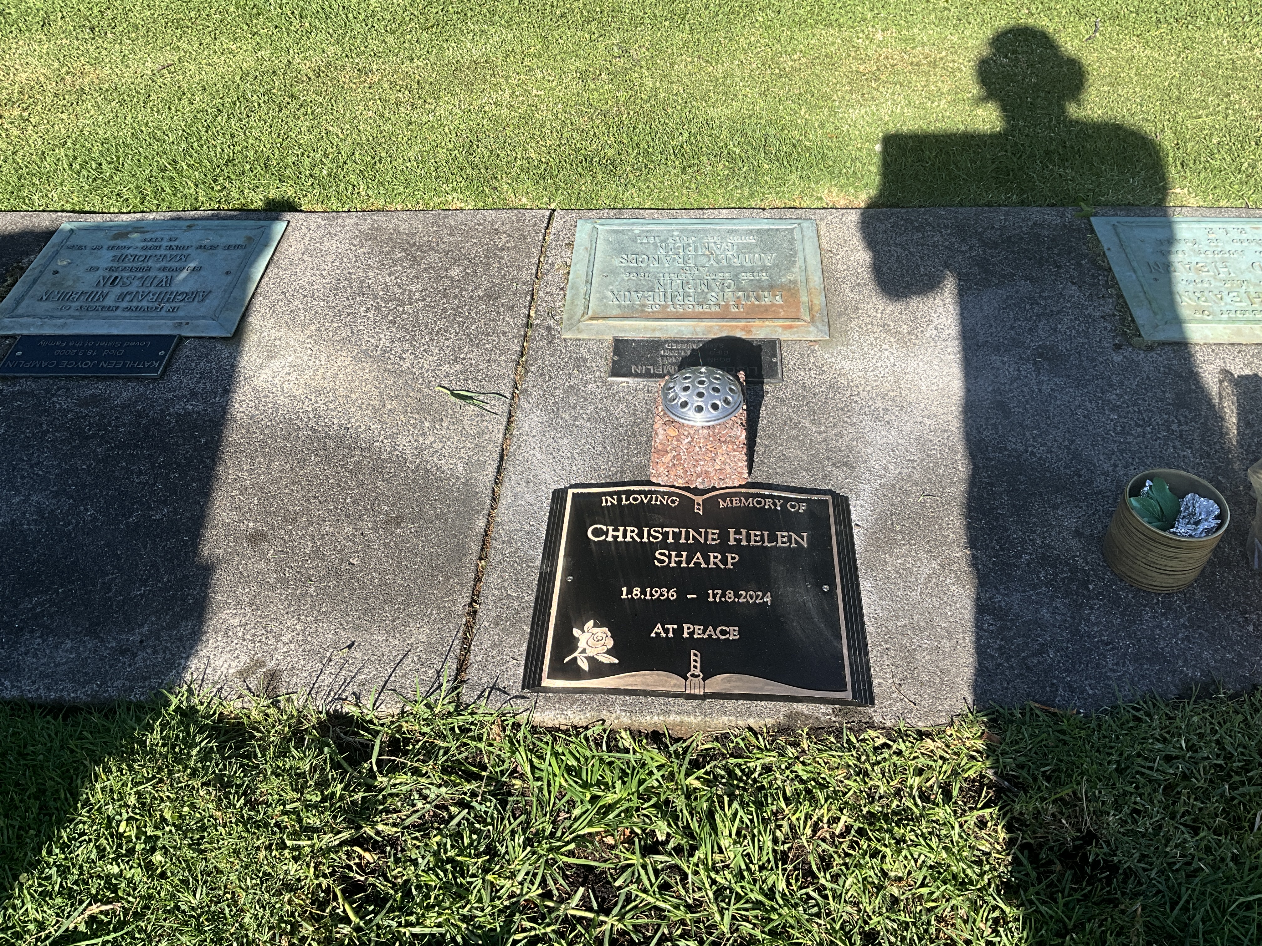 headstone