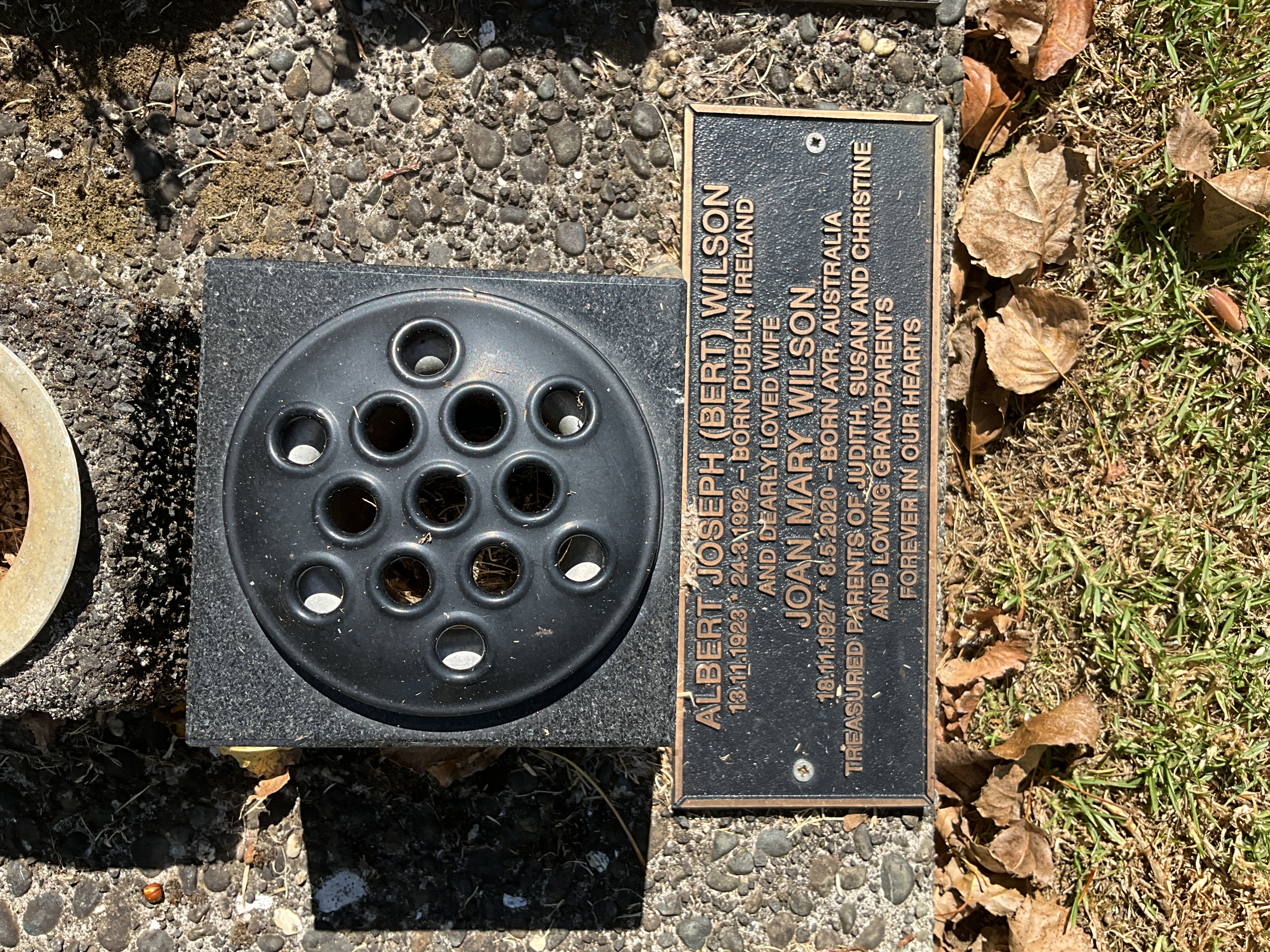 headstone
